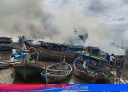 Dua Kapal Ludes Terbakar di Perairan Muara Sigandu.