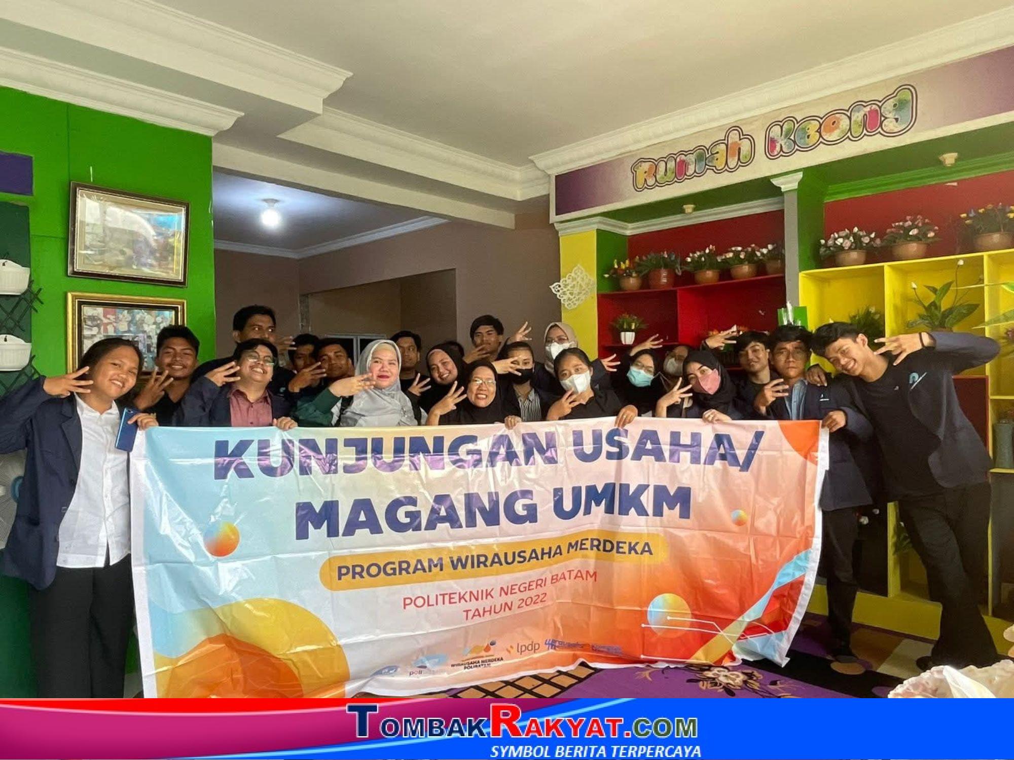 Mahasiswa/mahasiswi politeknik negeri Batam berkunjung ke galeri Rumah keong kota Batam.... menjadi inspirasi yg lain untuk menjadi wirausaha mandiri dengan menciptakan inovasi dan kreasi baru dlm menciptakan ekonomi kreatif