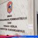 Lobby Dinas Perdagangan Perindustrian dan Tenaga Kerja Kabupaten Karanganyar saat berlangsungnya rapat pembahasan Upah Minimum Kabupaten (UMK)