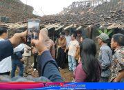 Bupati kendal Kunjungi Korban Angin Puting Beliung di desa pagerdawung, serahkan Bantuan