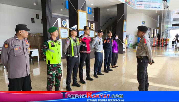 Sinergi TNI-Polri Jamin Keamanan Nataru: Kodim 0808/Blitar Dan Polres Blitar Gelar Pos Pengamanan Terpadu Di Titik-Titik Strategis