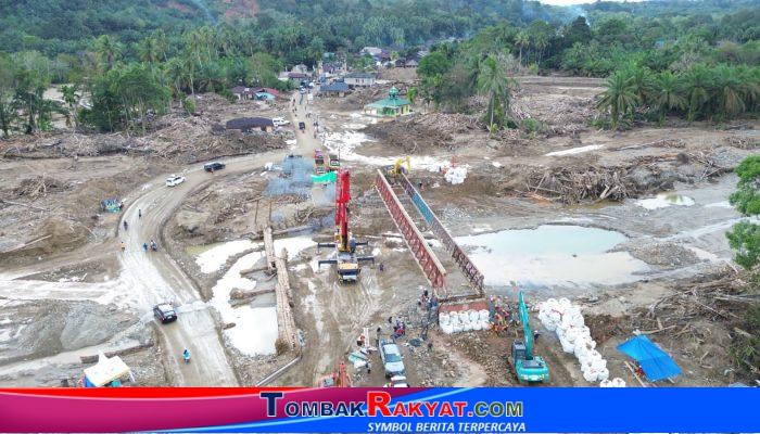 Akses Masyarakat Segera Pulih: Satgas Yonzipur 1/DD Pacu Pemasangan Jembatan Bailey Di Garoga Pasca Bencana