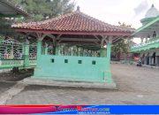 “Makam Palsu” di Depan Masjid Agung Desa Gempol Sewu: Lima Tahun terlantar.