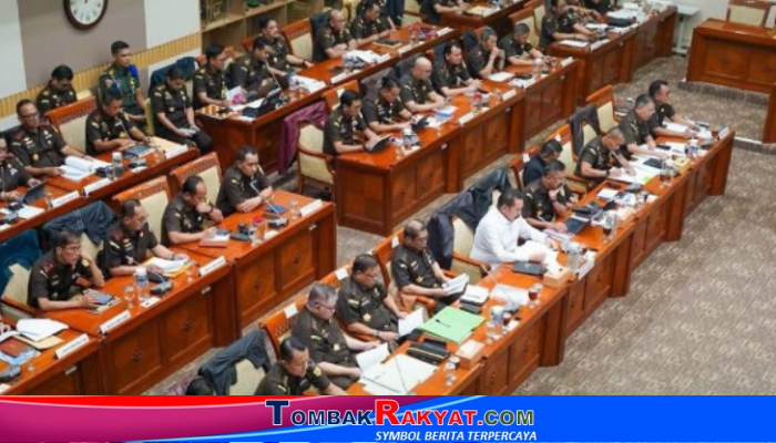Jaksa Agung Paparkan Kinerja 2025 di DPR Anggota Komisi III Ingatkan Soal Banjir Aceh Dan Apresiasi Kejati Aceh Raih WBK