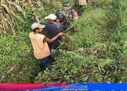 Sertu Yudha “Turun Sawah”, Gotong Royong Bersama Warga Ngreco Bersihkan Irigasi: Demi Panen Melimpah Dan Ketahanan Pangan!