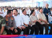 Mendagri Hadiri Panen Raya dan Pengumuman Swasembada Pangan Di Karawang