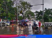 Hujan Subuh Picu Genangan di Jalan Kenanga Sunter Agung, Lalu Lintas Lumpuh Saat Jam Sibuk