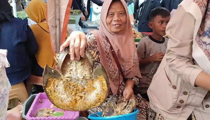 Lestarinya Tradisi Dugderan Kaliwungu: Perburuan Kuliner “Telur Mimi” Sambut Ramadan