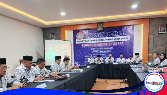 Rapat Kerja PGRI Jepara: Perkuat Sinergisitas dan Kesejahteraan Guru