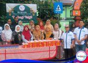 IKABASS Berbagi di Ramadan, Bagikan 300 Paket Takjil kepada Warga di Jalan Wahidin Cirebon