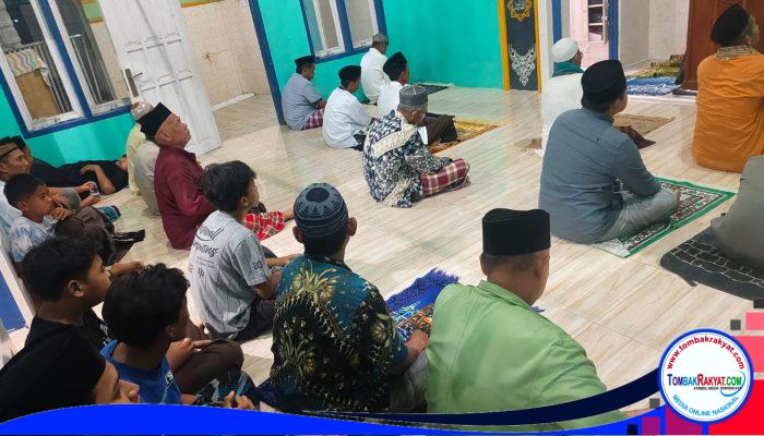 Semangat Ibadah di Ujung Ramadan : Ratusan Jamaah Padati Sholat Lailatul Qadar di Musholla Baitul Itqon Bongas