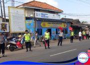 Hari Pertama Ops Ketupat Lodaya 2026, Petugas Gabungan Atur Lalu Lintas di Depan Pos Pam Pasar Patrol Indramayu