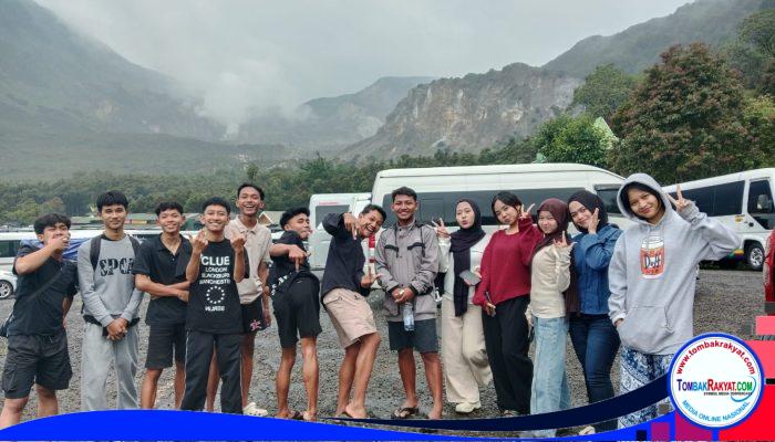 Libur Idulfitri Dimanfaatkan, Belasan Pelajar Indramayu Gelar Pendakian di Gunung Papandayan