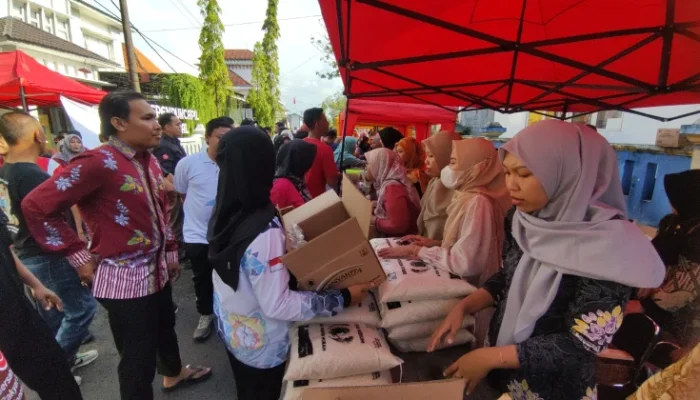 Inovasi Pelayanan: Bazar UMKM Ramadan Disdukcapil Kendal Manjakan Warga dengan Diskon IKD dan KIA