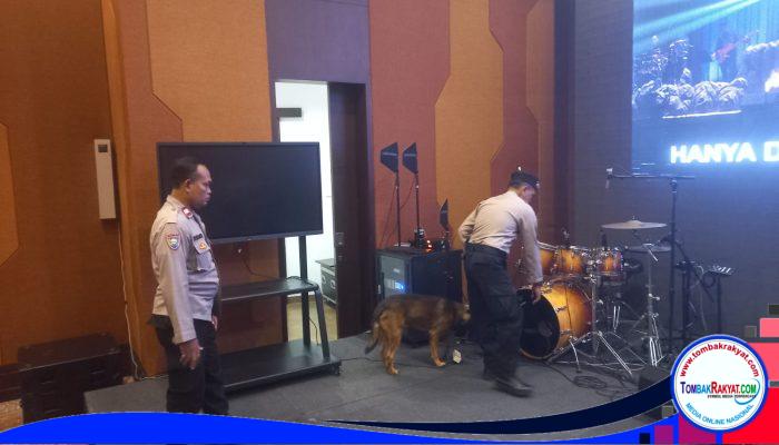 STERILISASI GEREJA GBI GILGAL CENTER, POLSEK METRO PENJARINGAN PASTIKAN KEAMANAN IBADAH KAMIS PUTIH