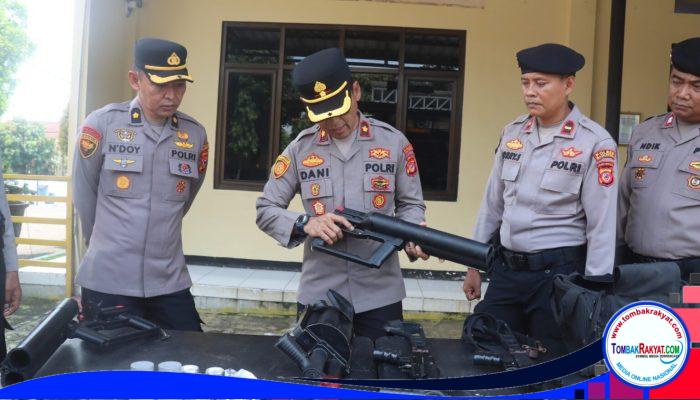 Menjelang Pengamanan Aksi May Day, Wakapolres Majalengka Cek Kesiapan Senjata Flash Ball