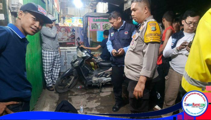 Pria Tanpa Identitas Ditemukan Tergeletak di Penjaringan, Polisi Sigap Evakuasi Korban