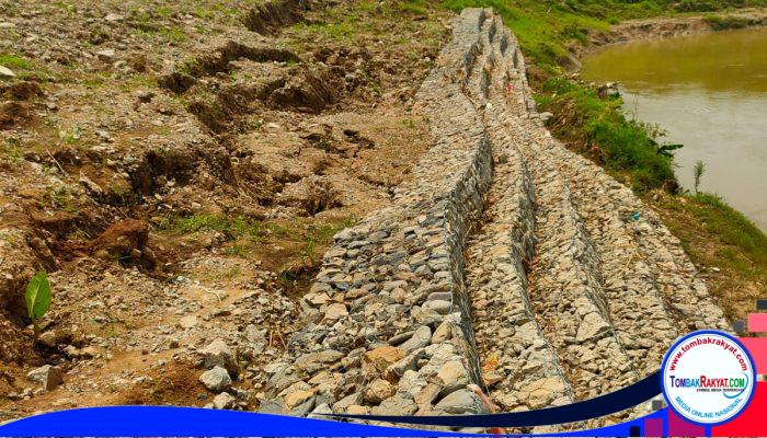 TANGGUL BLOK R GRAND CIKARANG VILLAGE KRITIS, WARGA DESAK PENGEMBANG DAN PEMERINTAH SEGERA BERTINDAK