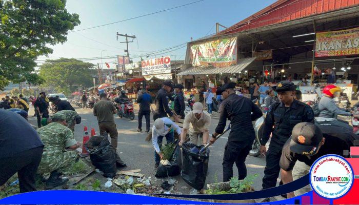 Brimob Polda Metro Jaya Bersihkan Pasar Ciputat, Lingkungan Sehat dan Aktivitas Warga Lebih Nyaman