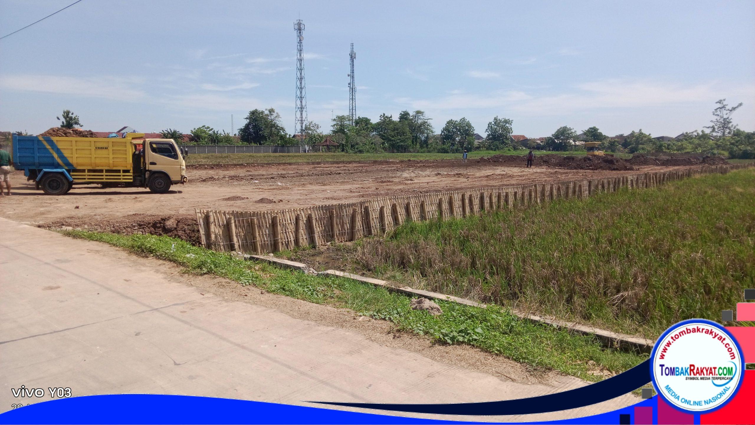 Pengurugan sawah produktif di desa Gempolsewu, kecamatan Rowosari, kabupaten Kendal : (29/4/26)