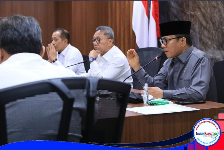 Mentri Desa dan Pembangunan Daerah Tertinggal, Yandi Susanto dalam Rakor KDKMP, Senin, 20 April 2026