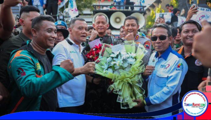 May Day di Jateng: Ketika Buruh Disebut Pahlawan, Tapi Hidupnya Masih di Batas Minimum