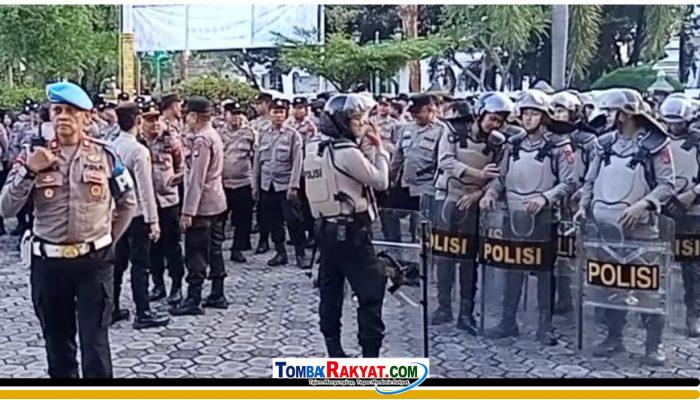 Meski Diwarnai Bakar Ban, Polisi Pastikan Aksi May Day di Cirebon Tetap Kondusif