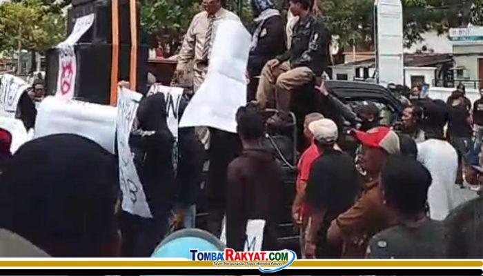 “Aksi Solidaritas Masyarakat di PN Indramayu : Serukan Keadilan Tanpa Intervensi, Transparansi Proses Hukum yang Sejati”
