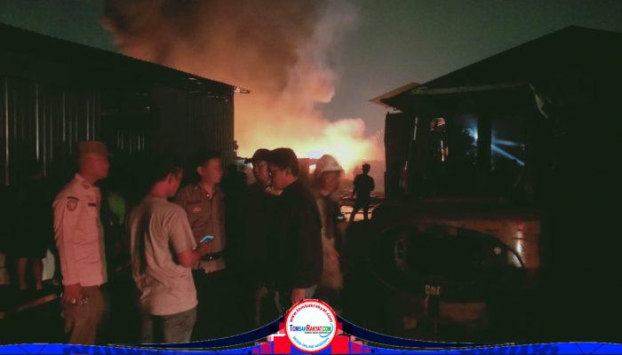 Gudang Oli dan Plastik di Kamal Muara Terbakar, 14 Unit Damkar Dikerahkan