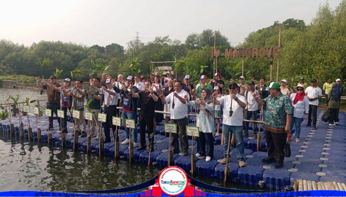 Diplomasi Hijau Warnai Peringatan Victory Day Rusia di Jakarta Utara, Ratusan Mangrove Ditanam di Hutan Lindung Angke Kapuk