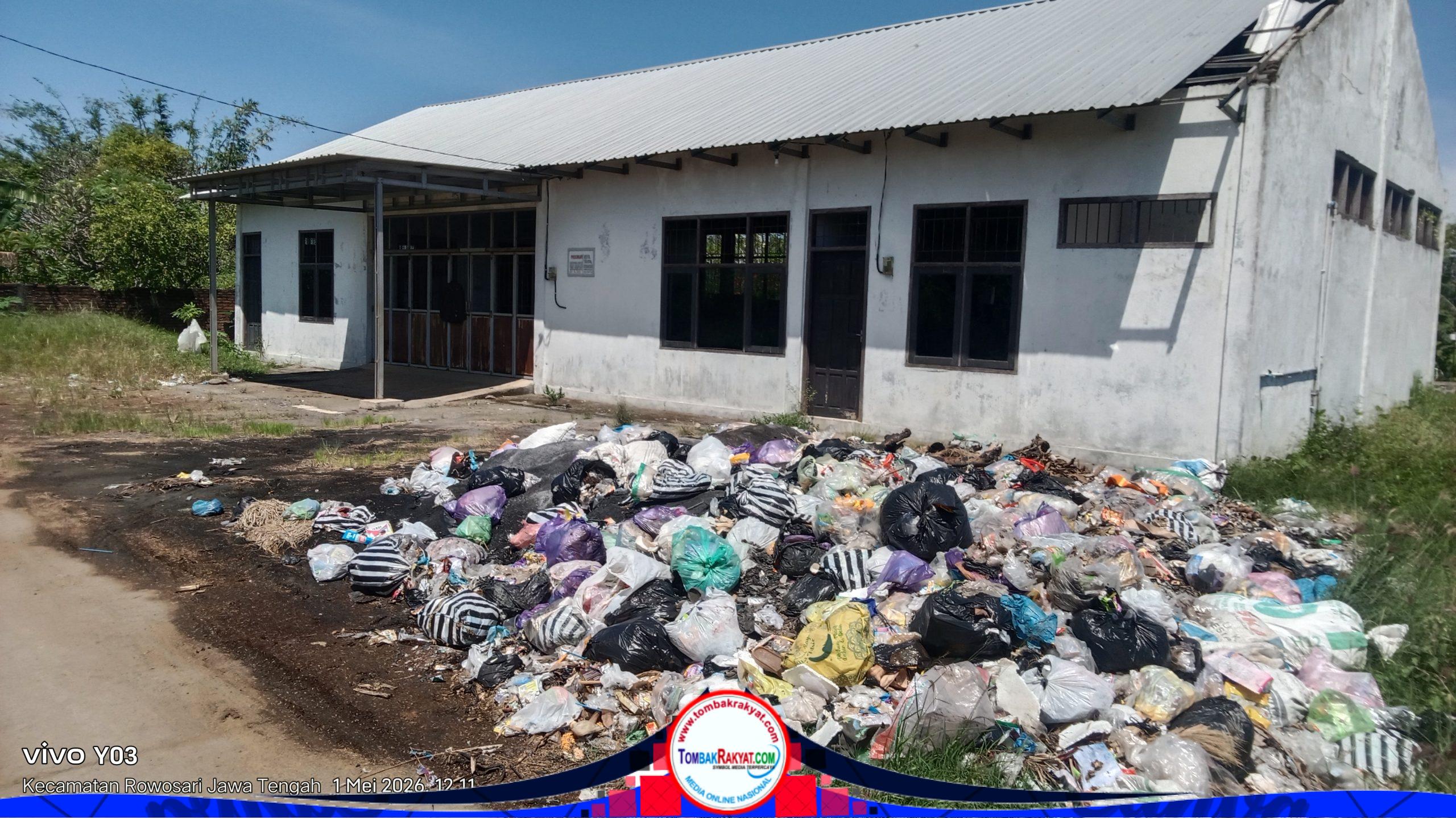 Gedung Pengolahan Sampah (TPS3R) program KOTAKU Tahun Anggaran 2020, mangkrak tanpa aktifitas selama 6 tahun dari selesai dibangun.