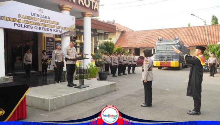 Sertijab Kasat Binmas dan Kenaikan Pangkat Pengabdian Warnai Semangat Pengabdian di Polres Cirebon Kota