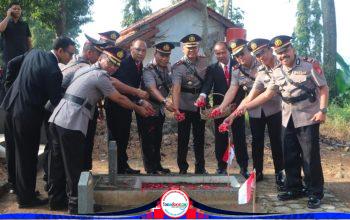 Polres Kuningan Gelar Ziarah dan Tabur Bunga, Refleksi Semangat Pengabdian Menyambut Bhayangkara ke-80