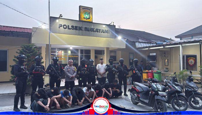Brimob Polda Metro Jaya Gagalkan Tawuran, Delapan Remaja dan Tiga Sajam Diamankan di Sukatani Bekasi