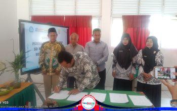 Penandatanganan Berita Acraa Rapat Sosialisasi Regrouping SDN 1 & SDN 3 Gempolsewu