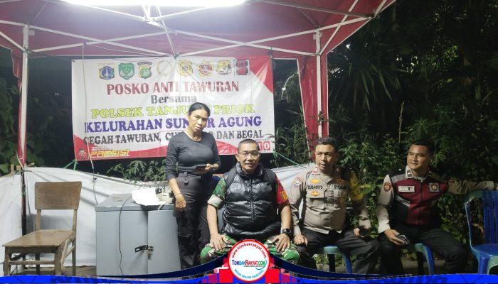 TNI-Polri dan Aparatur Kelurahan Sunter Agung Amankan Pawai Obor Tahun Baru Islam 1448 H