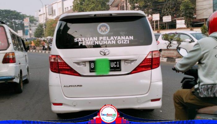 Anak Sekolah Makan Gratis, Mobil Pengantarnya Alphard: Siapa yang Sebenarnya Sedang Diberi Gizi?”