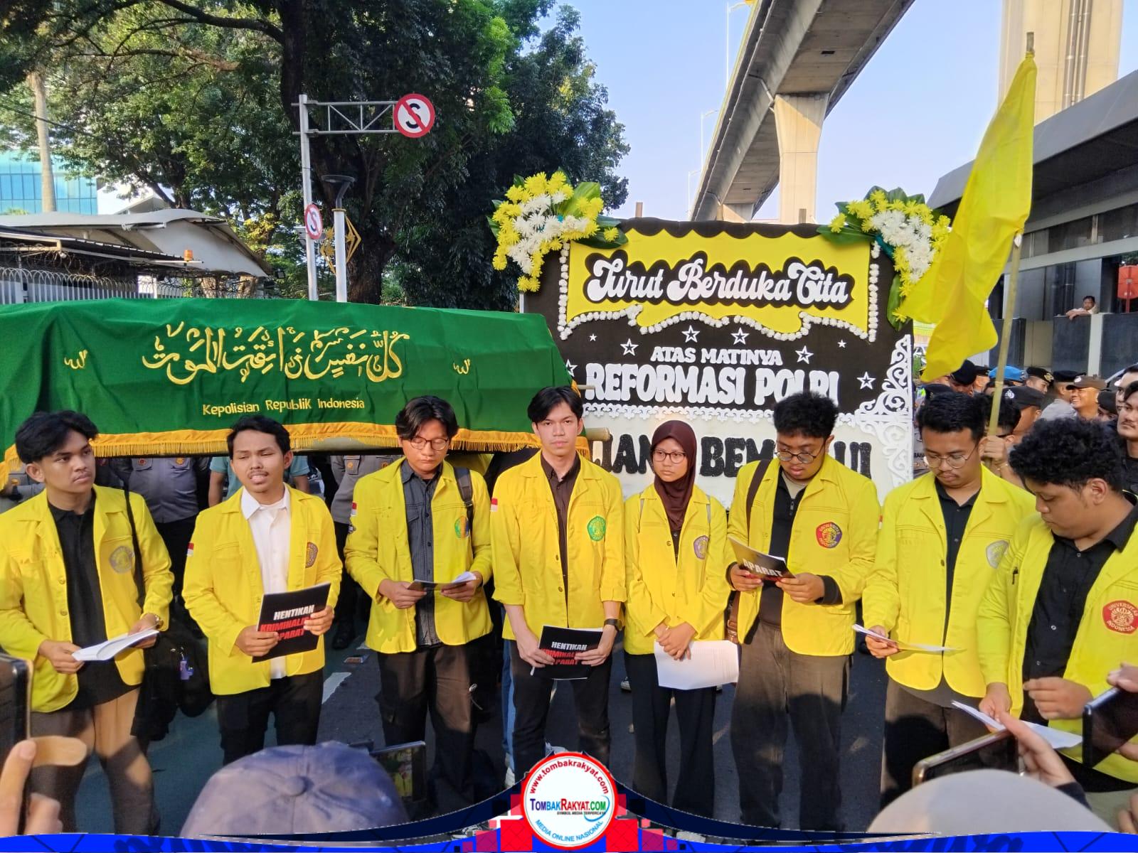 Keranda untuk Reformasi yang Tak Sampai ke Mabes Polri dan pembacaan pernyataan sikap BEM Se UI