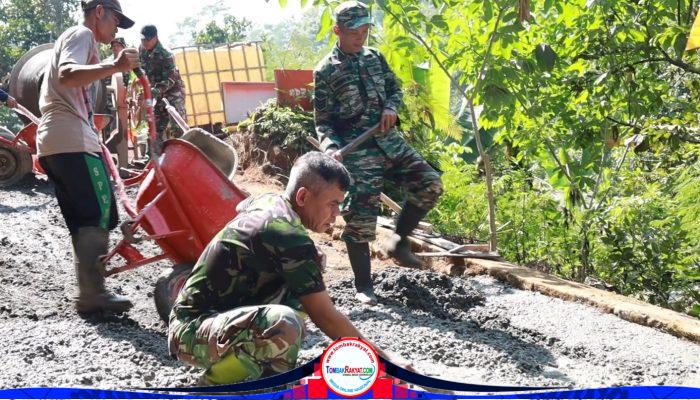 Satgas TMMD ke-129 Tetap Maksimal di Tengah Terik,