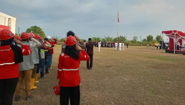 Rayakan HUT RI ke-81, Karyawan, Security, dan Pelajar Gelar Upacara Khusus di Kawasan Industri Kendal