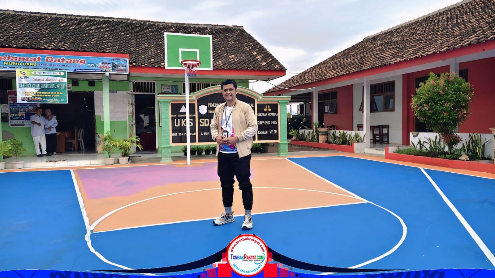 Dari yang dulu yg becek menjadi lapangan kebanggaan sekolah dan sarana upacara, berkat dukungan Pemdes, keterlibatan komite, walimurid dan masyarakat.