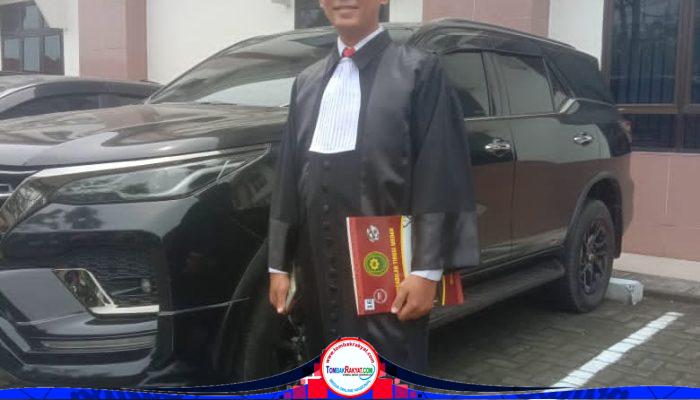 Anak Tukang Becak yang Tak Menyerah: Dari Hidup Serba Kekurangan hingga Menjadi Advokat di Usia 25 Tahun