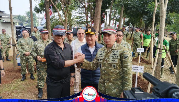 Jelang HUT RI ke-81, Kapolda Metro Jaya dan Pangdam Jaya Pimpin Aksi Bersih Sungai Kalijodo
