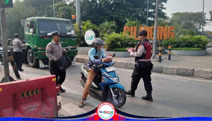 Polsek Cilincing Perketat Penyekatan di Cilincing Jelang Pergerakan Massa ke Ancol
