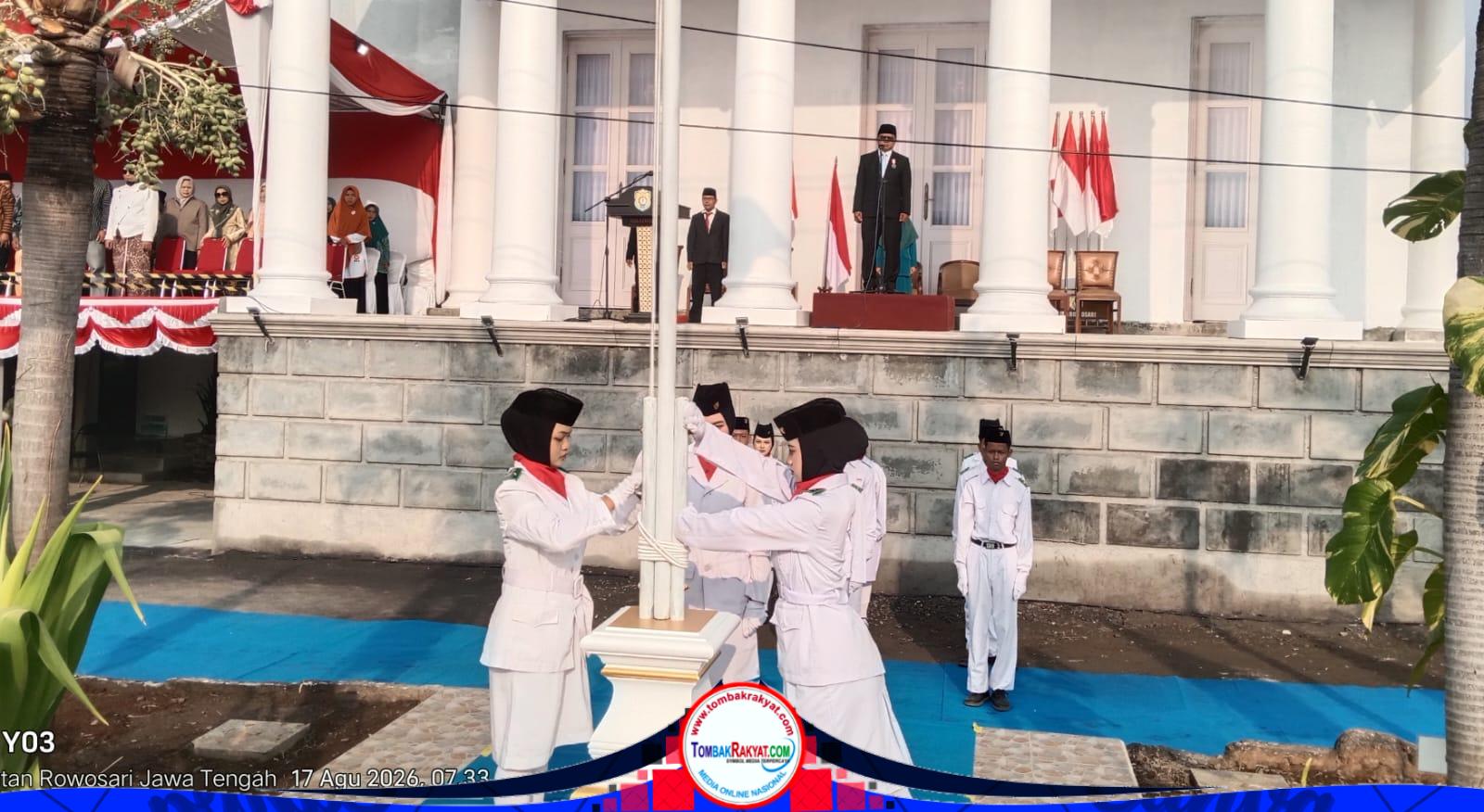 Detik-detik pengibaran Sang Saka Merah Putih oleh Paskibra