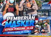 Polres Kuningan Bagikan Masker kepada Pengguna Jalan, Antisipasi Dampak Abu Vulkanik
