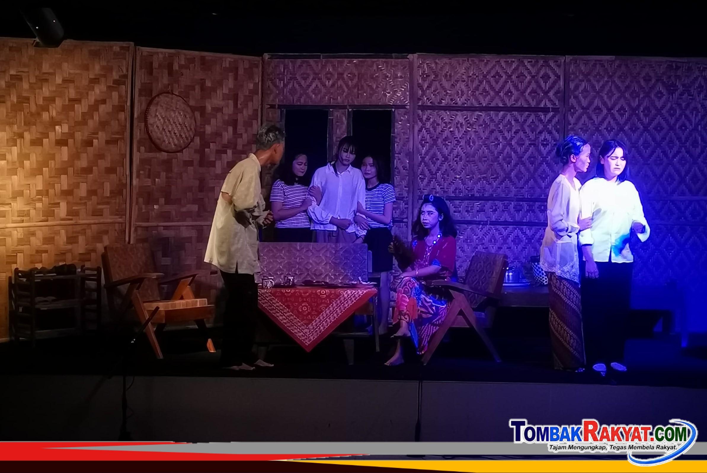 Penampilan Teater Penafiksi SMK Bina Utama Kendal
