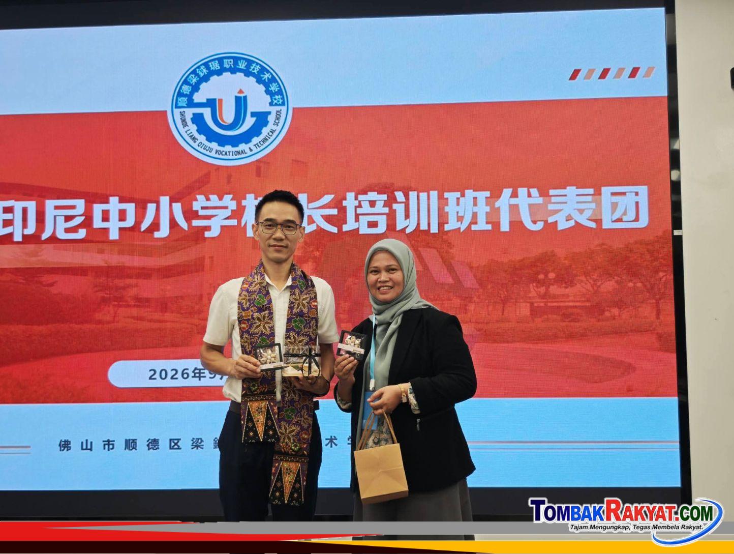 Rumah Keong dipercaya sebagai penyedia cindera mata dlm rangka kunjungan kementrian pendidikkan di negeri Cina.