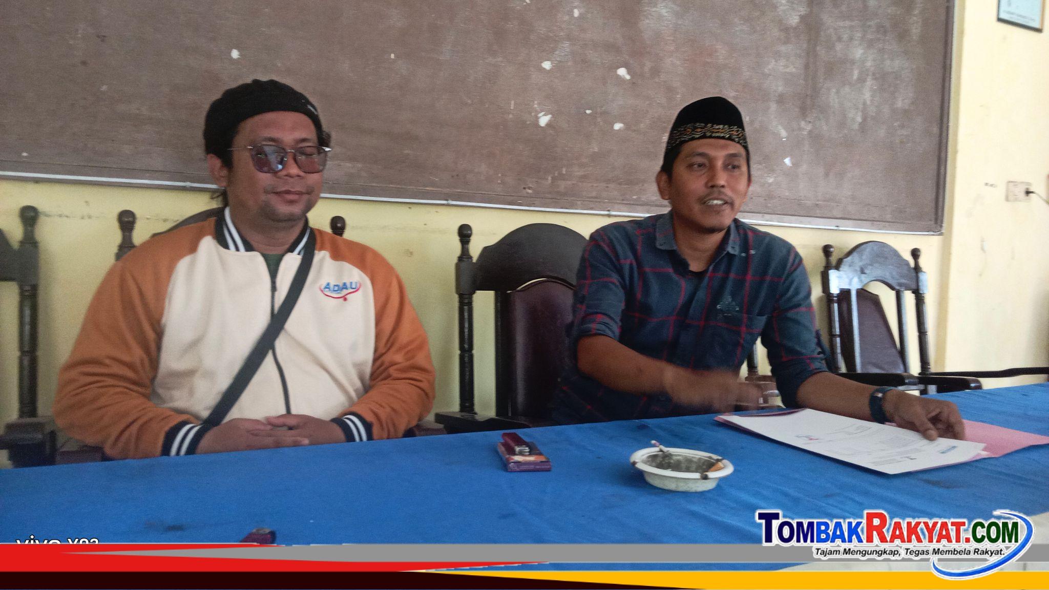 PT Adau Putra Network yang diwakili Choirul Yasir dan Sekretaris Desa Gempolsewu saat kladifikasi di Baledesa Gempolsewu, Jumat (30/10/26)