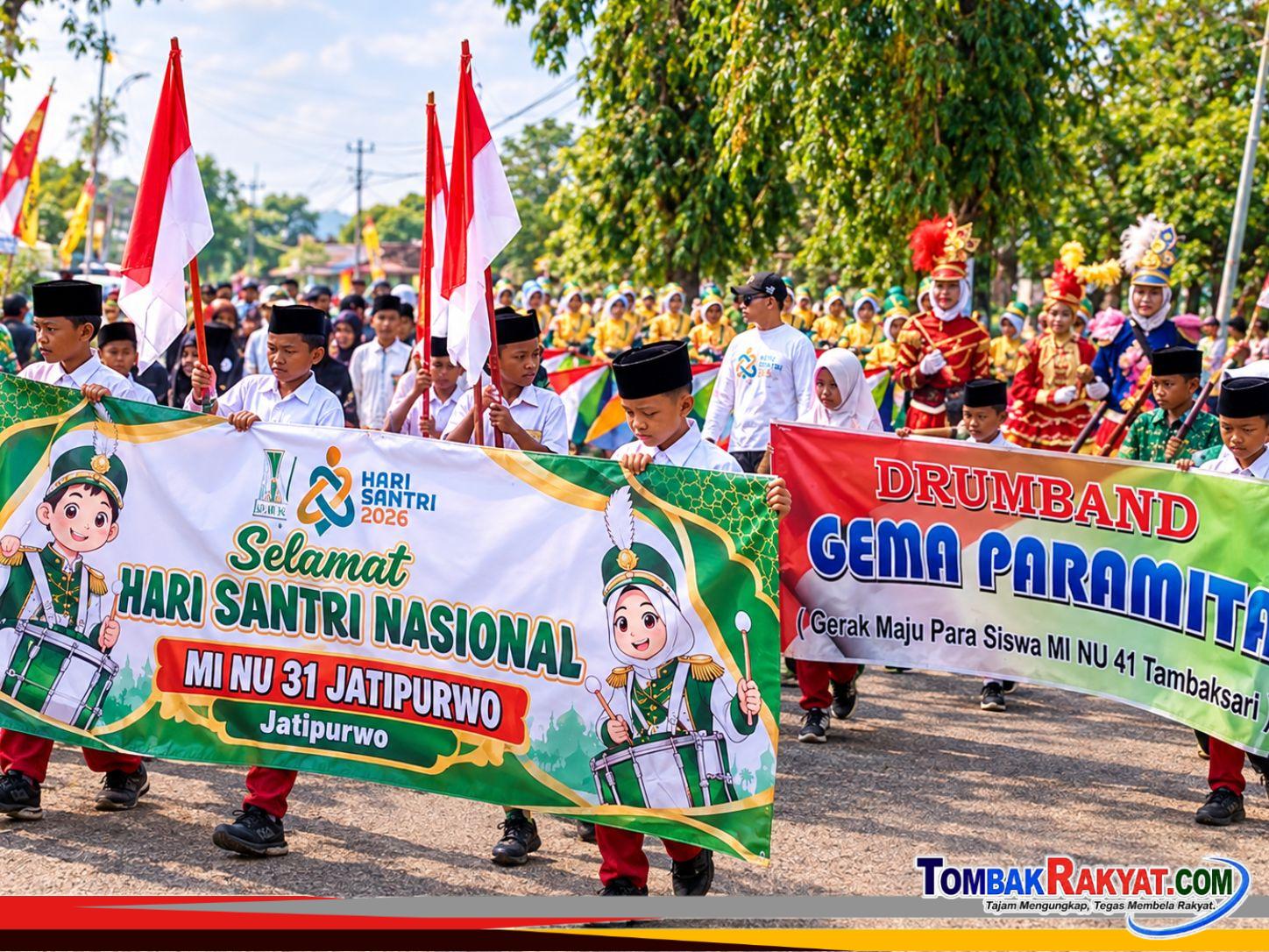 Dua grup drumband dari MI NU 31 Jatipurwo dan MI NU 41 Tambaksari, turut meriahkan Pawai Ta'aruf MWC NU Rowosari